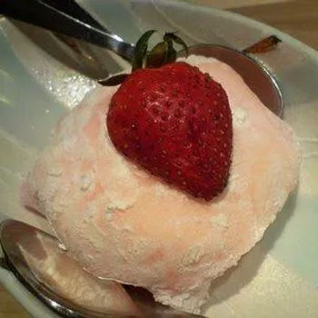 Mochi Crepe with Vanilla Ice Cream