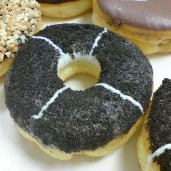 Choreo with crashed oreo cookies topping