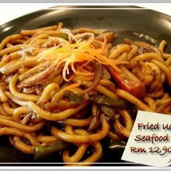 Fried udon seafood