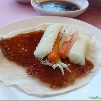 Pancakes,Onions,Cucumbers,CarrotSticks,HoisinSauce