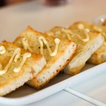 Cheezy Garlic Foccacia and Garlicky Foccacia