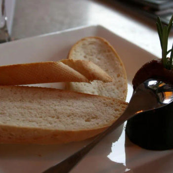 Sun Dried Tomatoes dip with bread