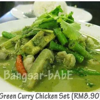 Green Curry Chicken