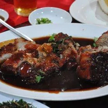 Stewed Pork-rib ala Jade Palace served with Buns