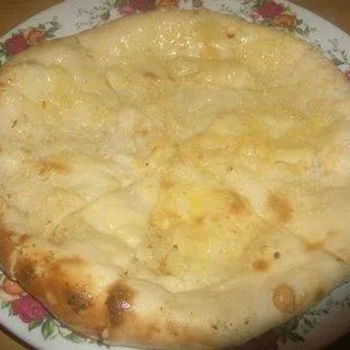 Garlic Cheese Naan