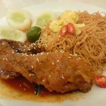 Mee Siam with Honey Chicken