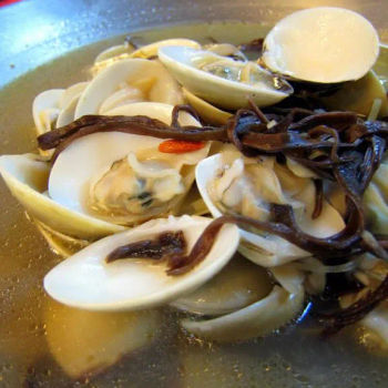 上汤珍珠蚌 Clams (lala) in Superior Soup