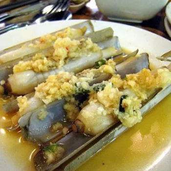 Steamed Zuk Tan with garlic and chillies