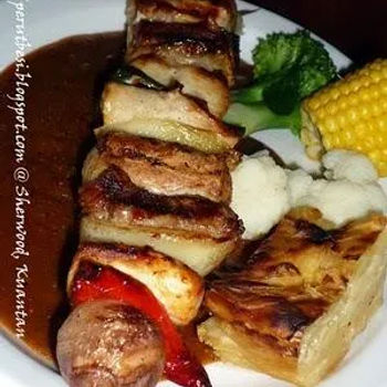 Mixed Grill with Black Pepper Sauce