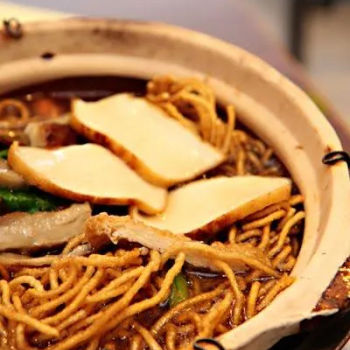 Vegetarian Clay Pot Noodles