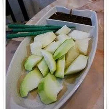 Fruit and Rojak Sauce