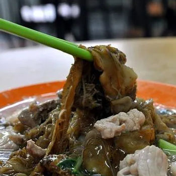 Sar Hor Fun (炒河粉)