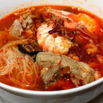 Jumbo-sized Prawn Noodle