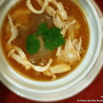 Braised Shark' s Fin with Fish Maw and Crab Roe