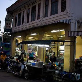 Yi Garden Cafe (怡园茶室)