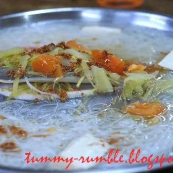 Steamed Pomfret with Bee Hoon