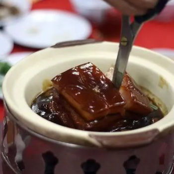 煲仔香肉 ~ Braised Pork Belly