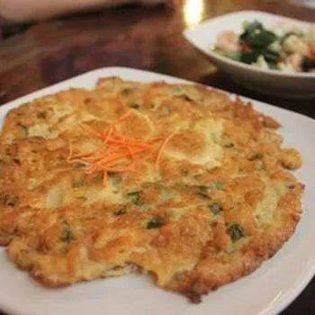 虾煎蛋 (Fried egg with prawn)