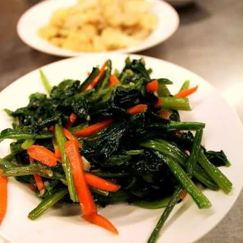 Stir Fried Vegetables With Chilies
