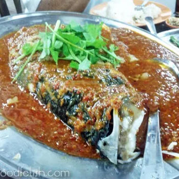 Steamed Fish Head with Thick Sauce