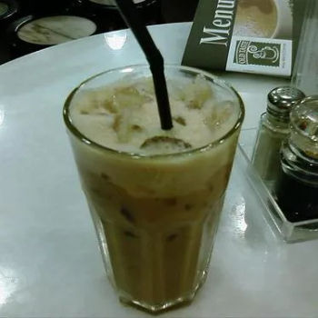 ’stockin milk tea’ ( si mat lai cha)