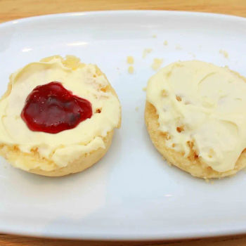 Scone with cream and strawberry