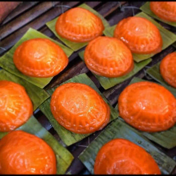 Angkoo ... steaming hot from the steamer !!