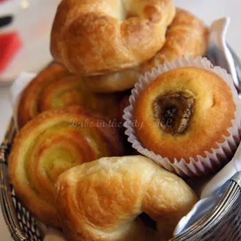 
Bakery Basket contained buttery croissants, fluffy banana muffins and a buttery danish roll.
