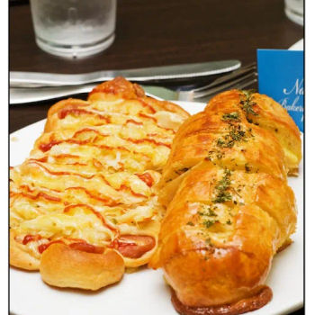 Hawaiian Pizza bread and Garlic Chicken Bread