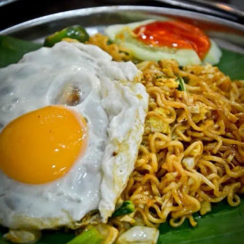 Maggi Goreng topped with Sunny side up