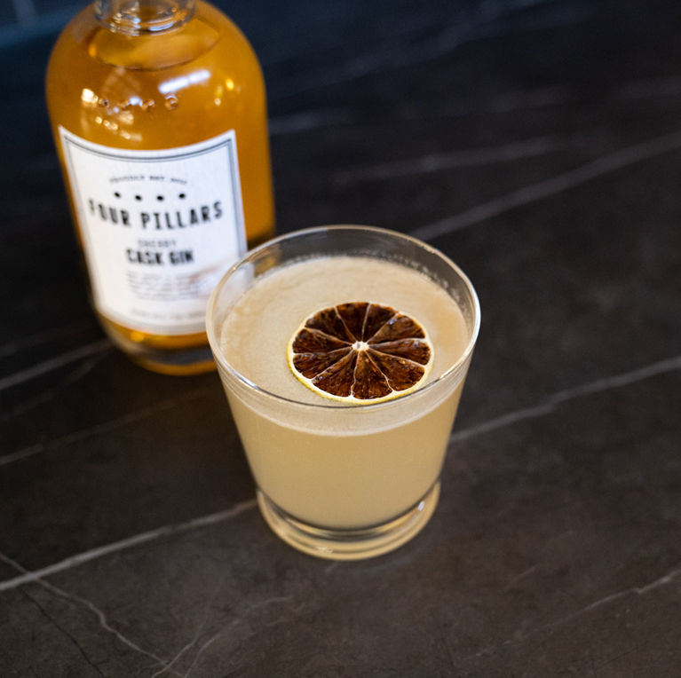 https://ik.imagekit.io/fourpillarsgin/app/uploads/2020/05/Recipe_SCG_Hot-Toddy_1718.jpg