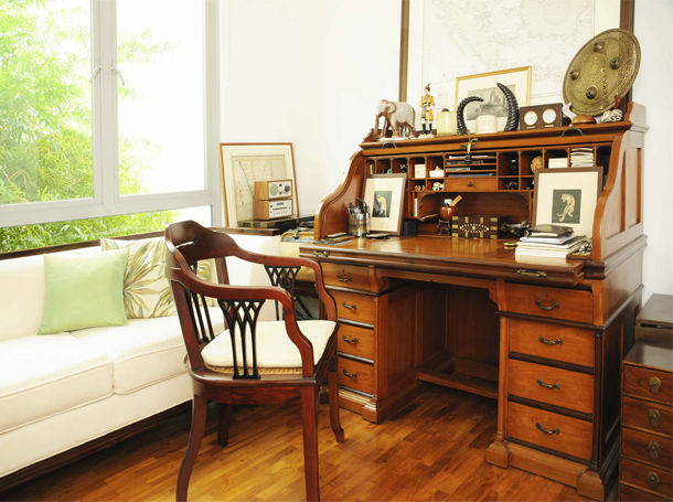 Roll Top Desk - It'S A Man'S World - The Past Perfect Collection