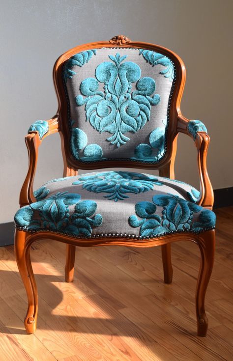 The 5 Antique Pieces Every Stylish Interior Should Have l Statement Chair l The Past Perfect Collection l Singapore