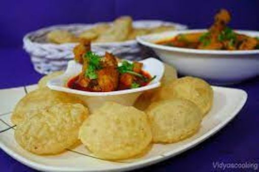 Picture of Poori with Andhra Chk Curry