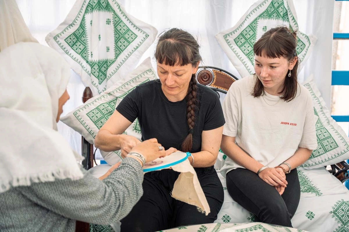 Traditional Moroccan Embroidery Workshop in Essaouira: Create Your Own Hand-Stitched Bag 7
