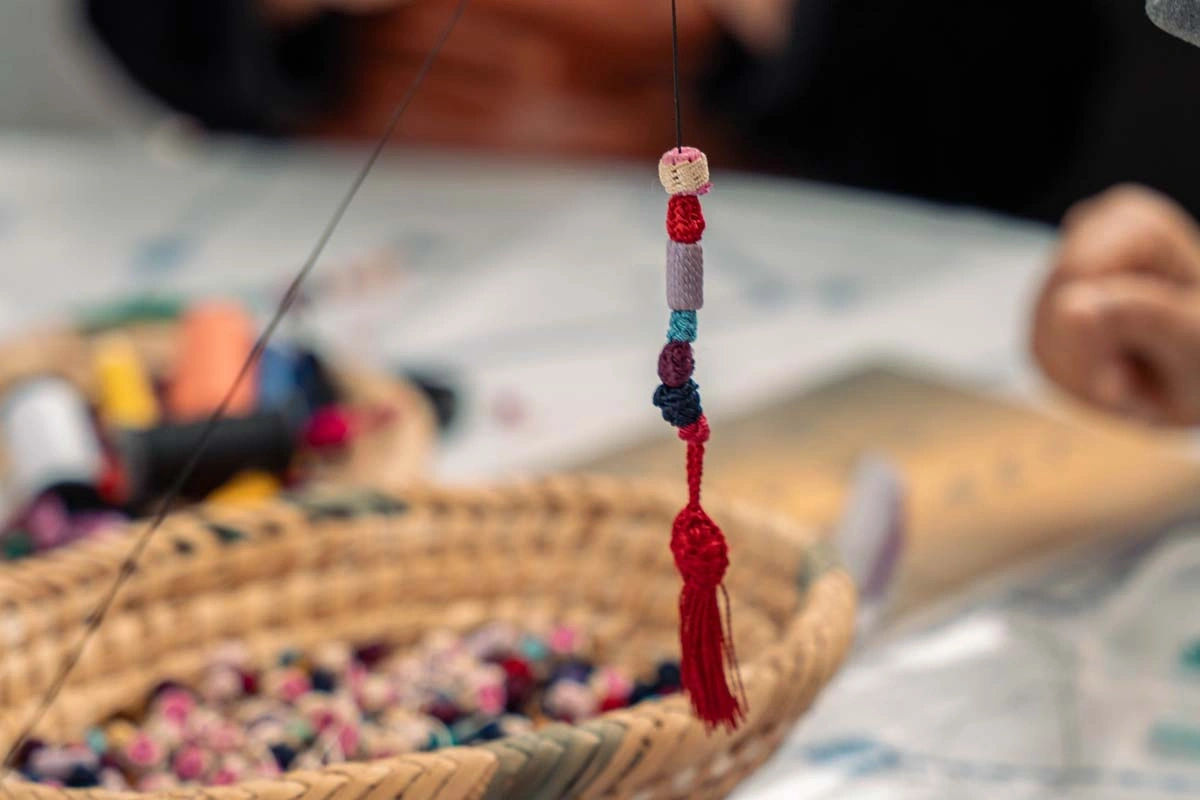 Create Your Own Moroccan Decorative Button Necklace 9