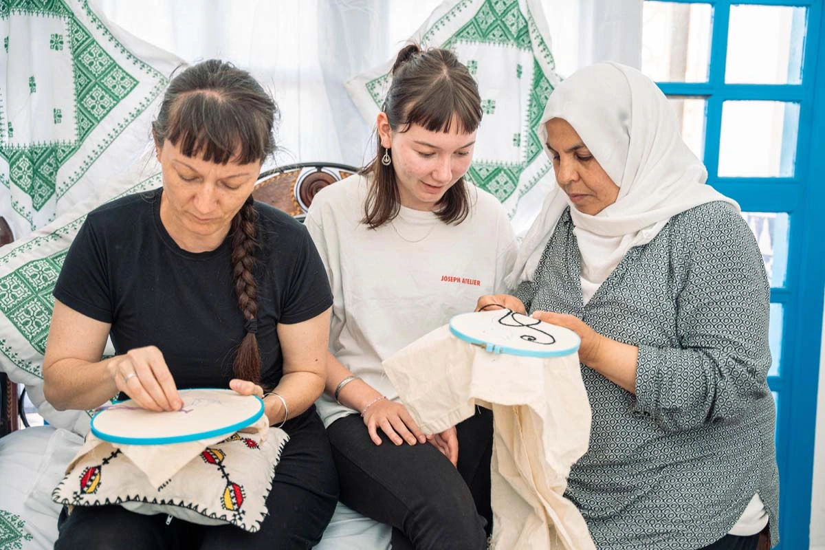 Traditional Moroccan Embroidery Workshop in Essaouira: Create Your Own Hand-Stitched Bag 11