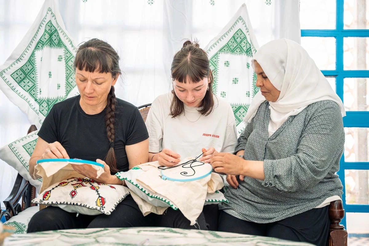 Traditional Moroccan Embroidery Workshop in Essaouira: Create Your Own Hand-Stitched Bag 12