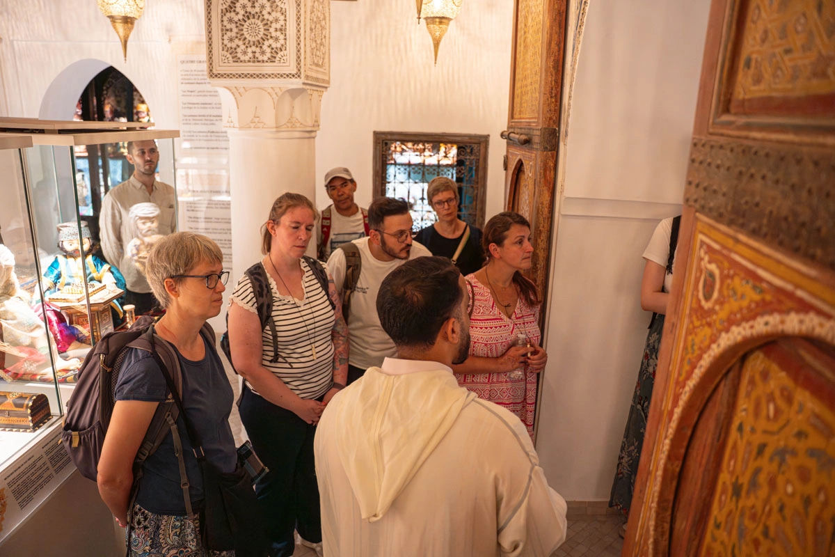 Pase de Tour por Medina 2