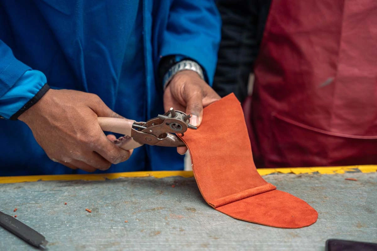 Leathercraft Workshop: Create Your Own Moroccan Leather Phone Case 5