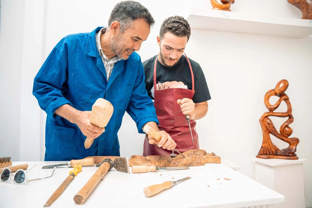 Thuya Wood Box Workshop: Create Your Own Handcrafted Box 10