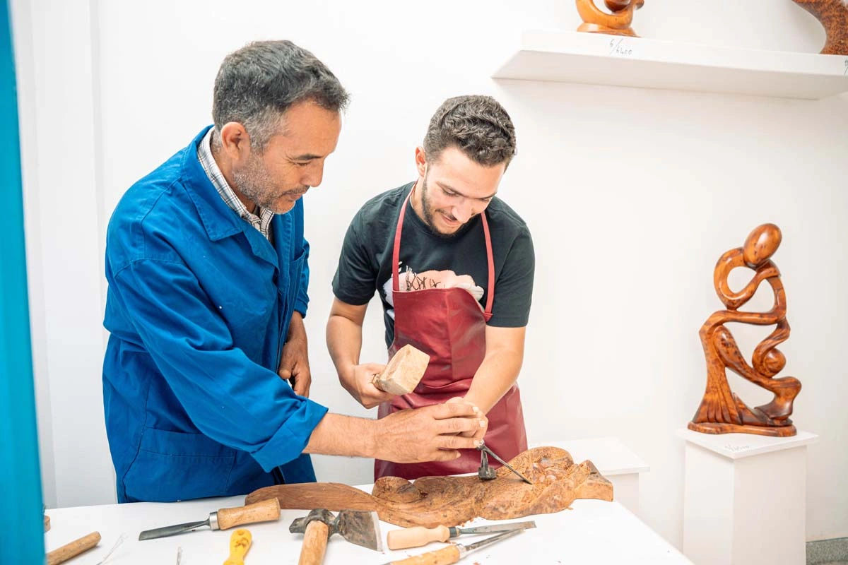 Thuya Wood Box Workshop: Create Your Own Handcrafted Box 11