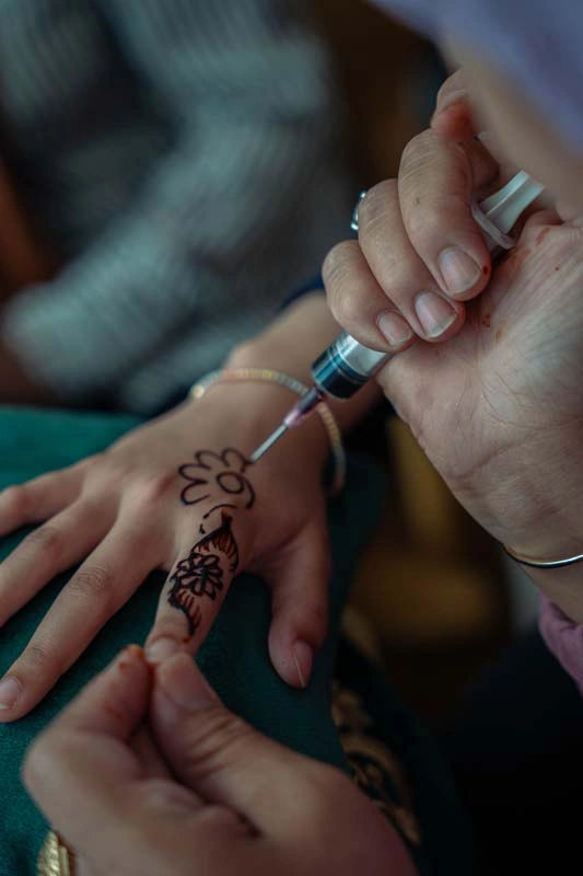 Traditional Henna Art Workshop: Create Beautiful Hand Designs 9
