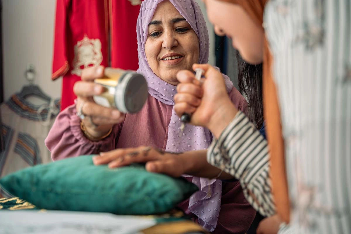 Traditional Henna Art Workshop: Create Beautiful Hand Designs 11