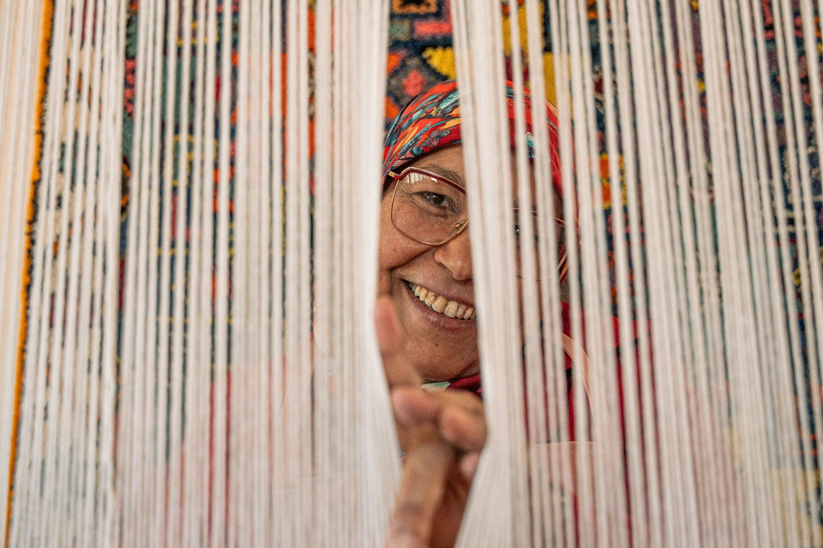 Carpet Weaving Workshop with Essaouira Women Craftsmen 3