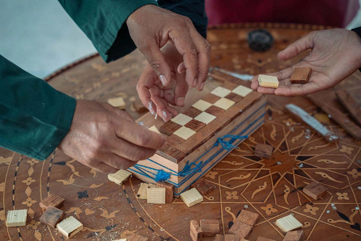 Thuya Wood Art Workshop: Create Your Own Moroccan Chess Set 8