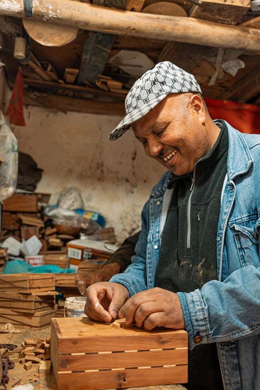 Thuya Woodcraft Workshop: Create Your Own Moroccan Thuya Box 2