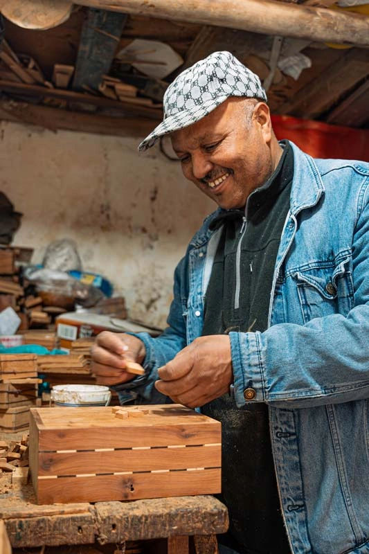 Thuya Woodcraft Workshop: Create Your Own Moroccan Thuya Box 4