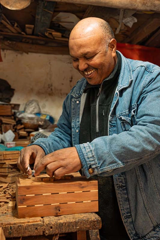 Thuya Woodcraft Workshop: Create Your Own Moroccan Thuya Box 9