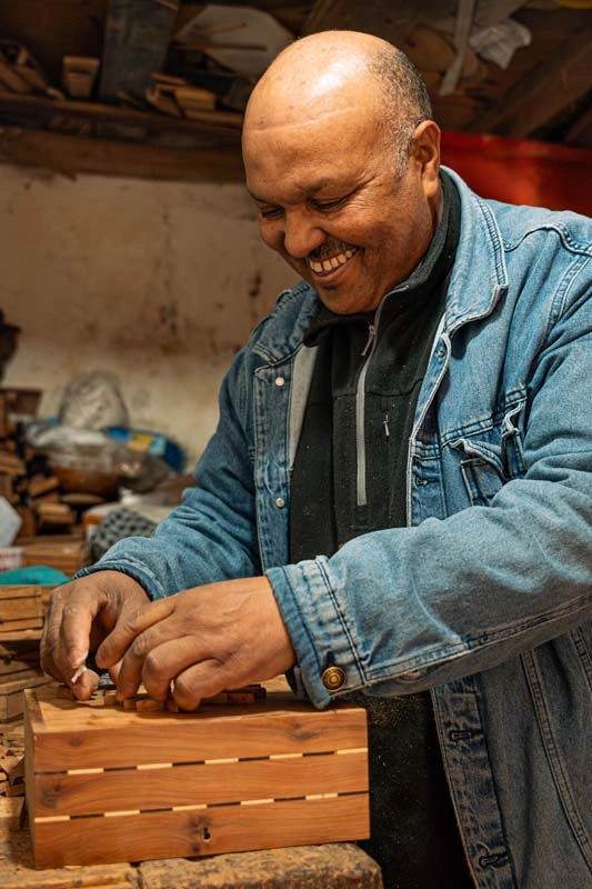 Thuya Woodcraft Workshop: Create Your Own Moroccan Thuya Box 10